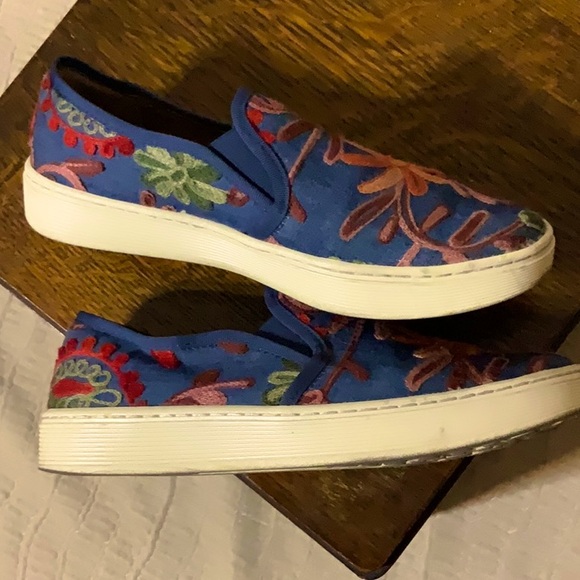 Sofft denim embroidered shoe, size 7.5 - Picture 3 of 9